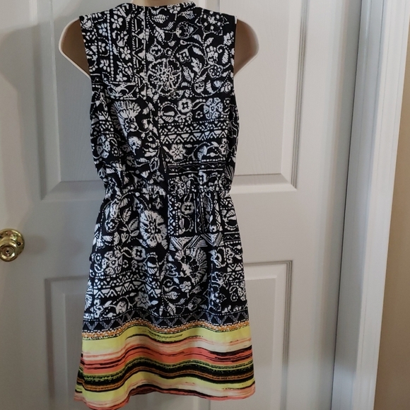 BEBOP BLACK AND WHITE SLEEVELESS DRESS SIZE MEDIUM - Picture 5 of 7